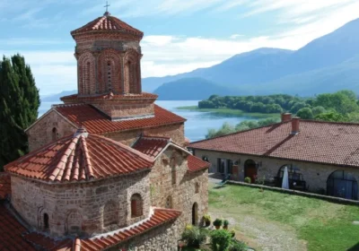 Hồ Ohrid – “Viên Ngọc Xanh” của Bắc Macedonia